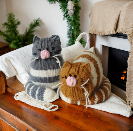 Oliver & Luna Kittens Knitting Pattern